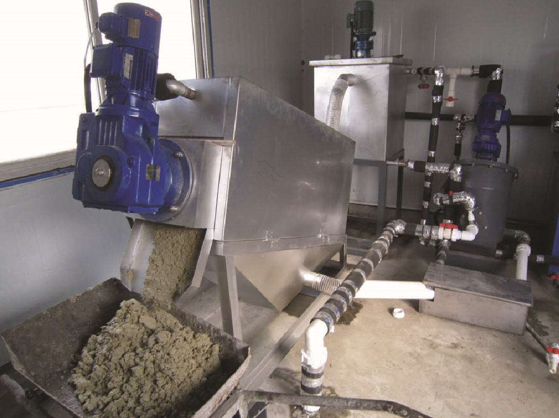 华谊出售二手污泥脱水卧螺离心机价格优惠